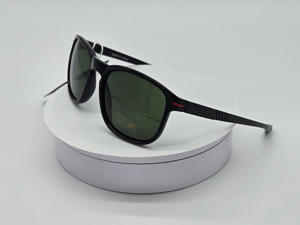 Royal Rayz Classic Wayfarer Sunglasses – Black, Green Lens