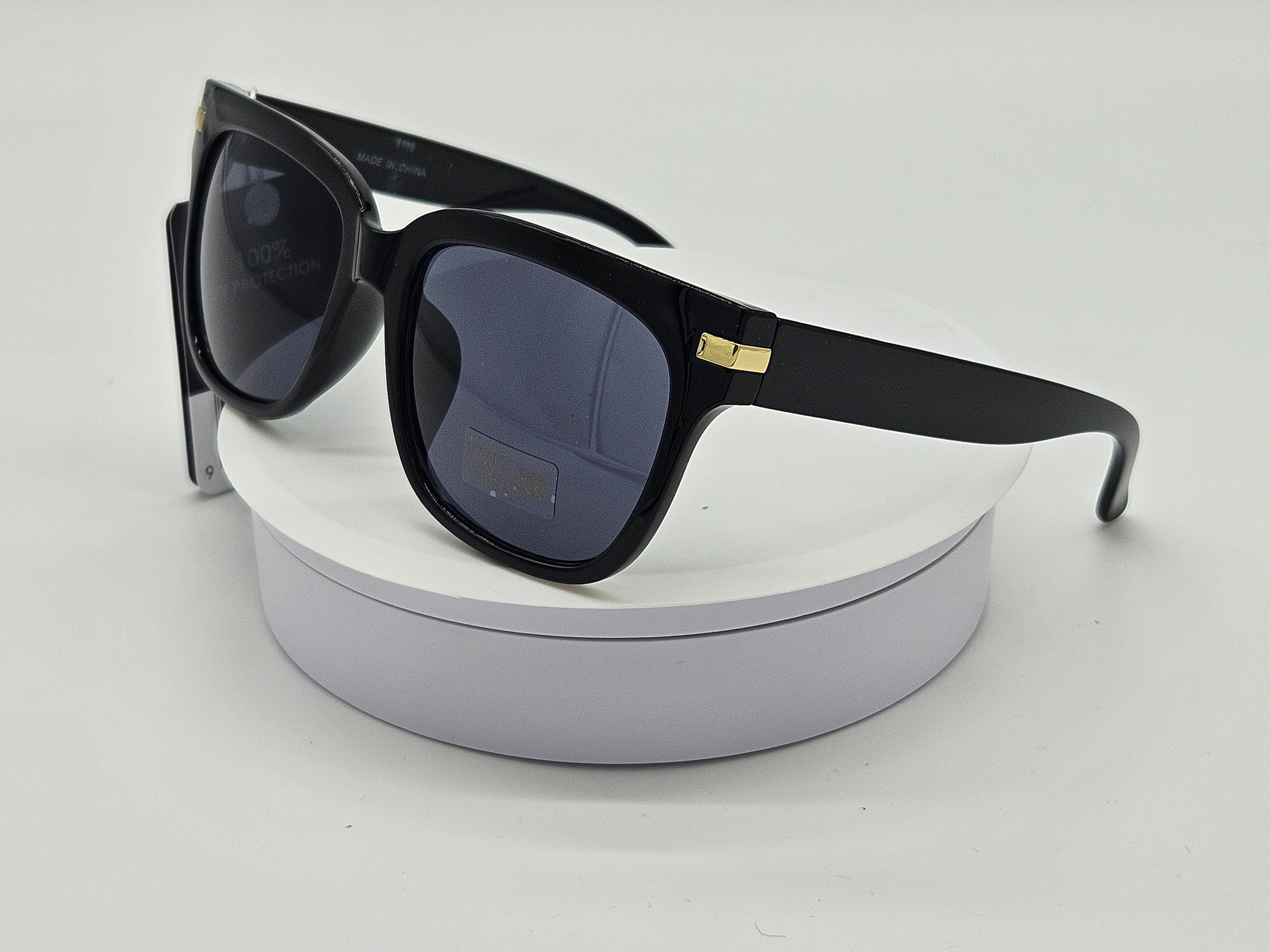 Royal Rayz Oversized Cat Sunglasses – Black & Gold, Smoke Lens